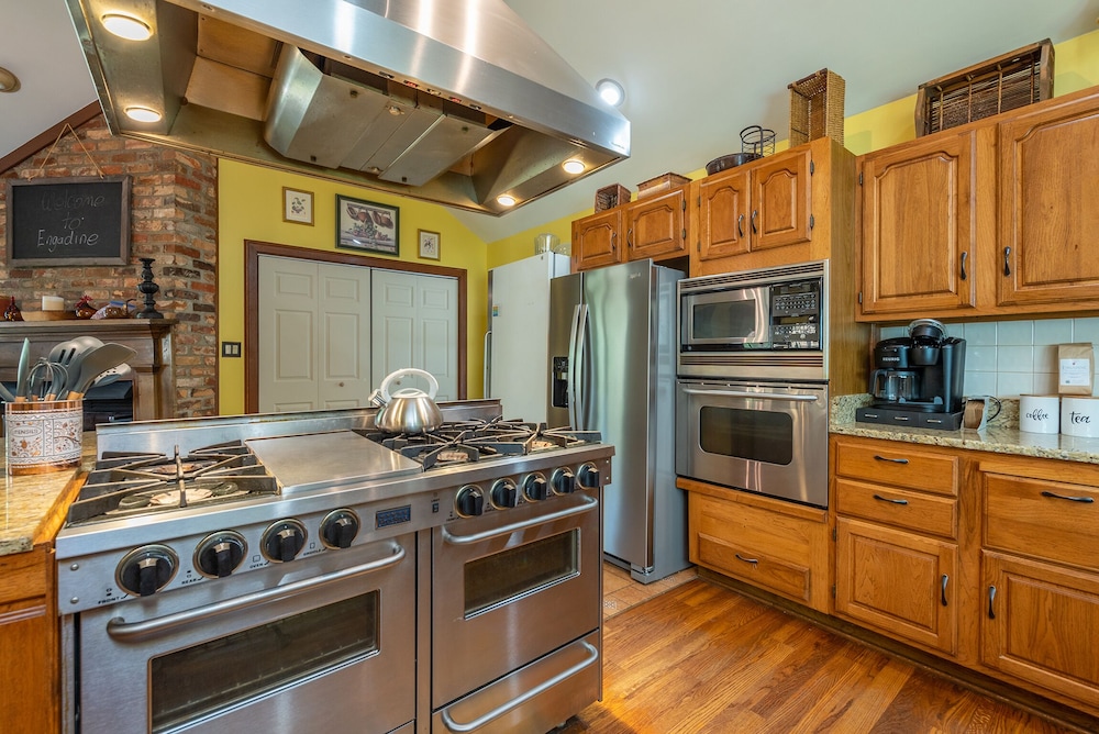 Engadine Inn  Cabins - Property Image 70