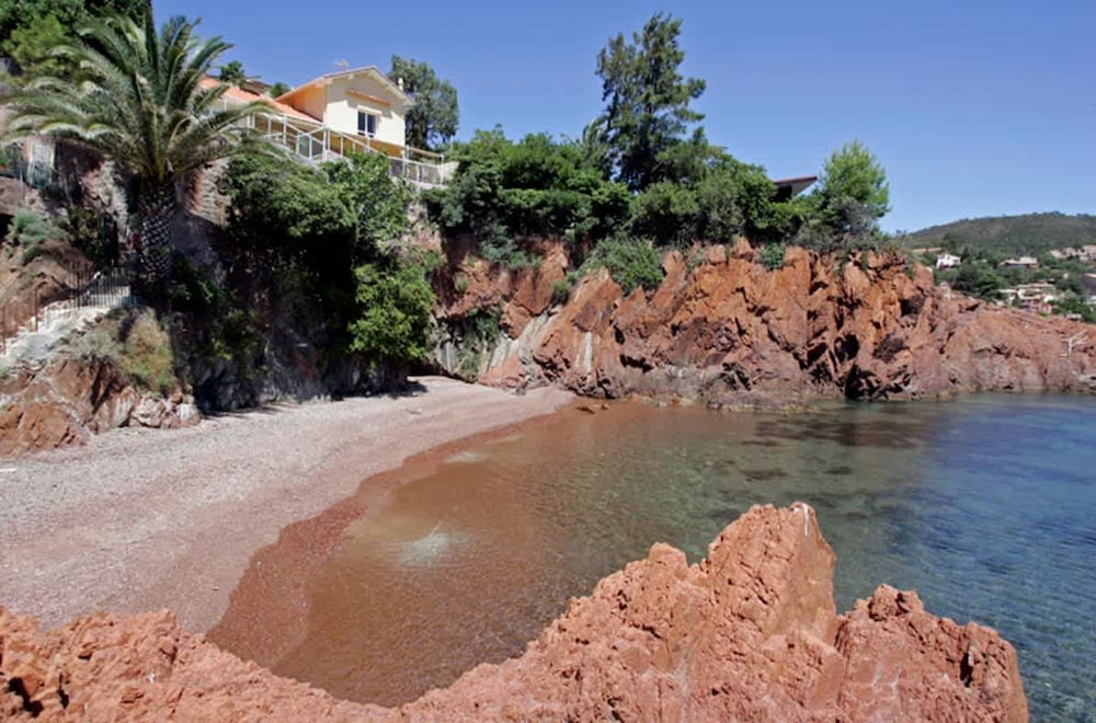 Private Beach Villa sea View - Th Oule sur mer