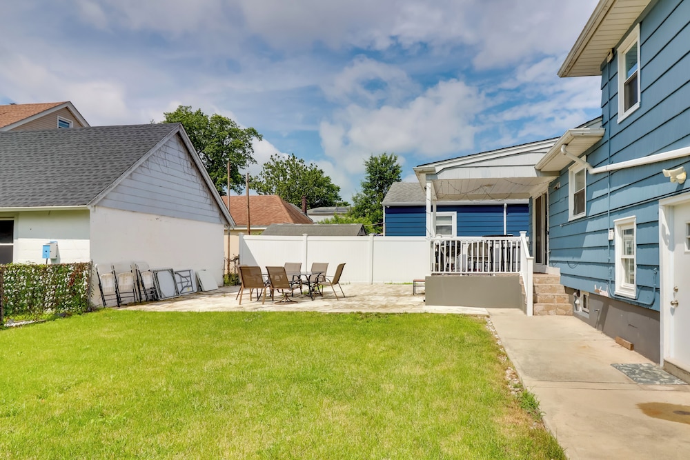 5 Mi to Dtwn Newark: Hillside Vacation Rental