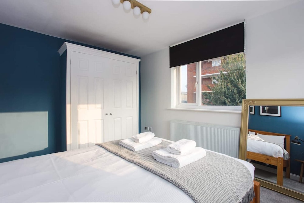 Lovely 2 Bedroom Flat Near Whitechapel Station