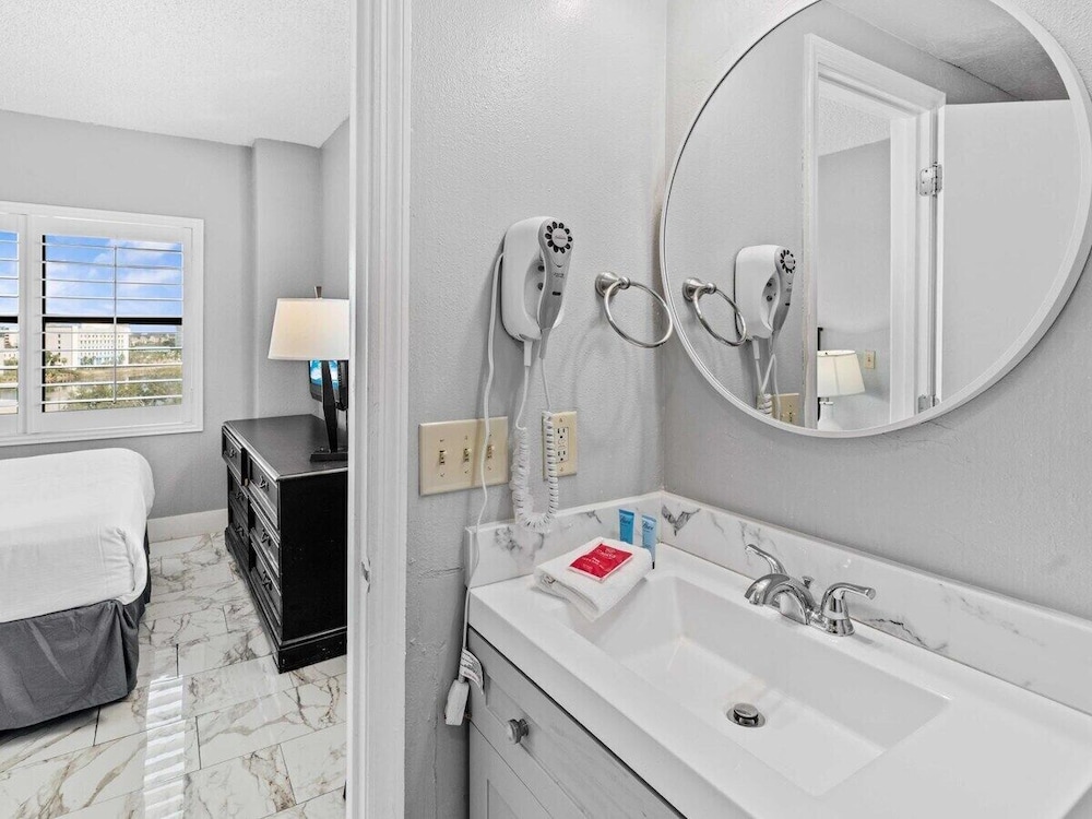 Enclave Swanky