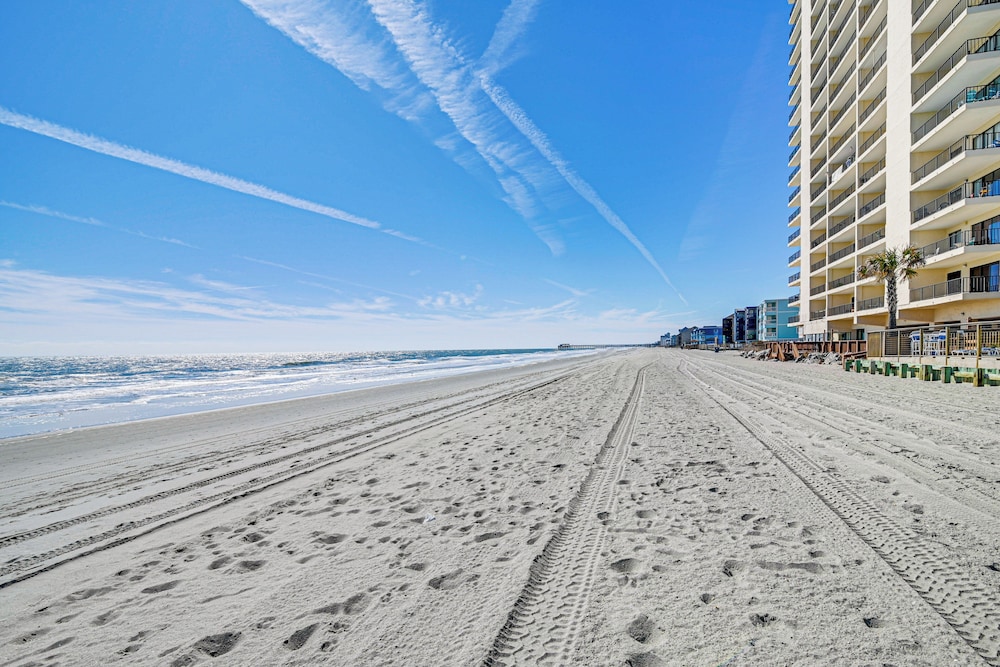 Pool & Beach Access: Scenic Murrells Inlet Condo!