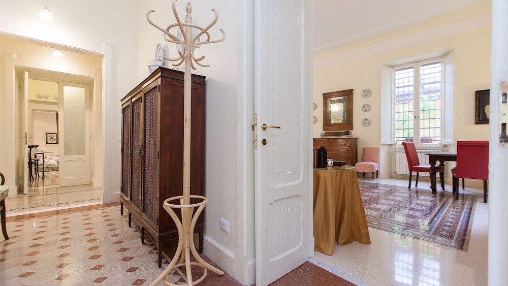 Rental In Rome Portico Ottavia Garden