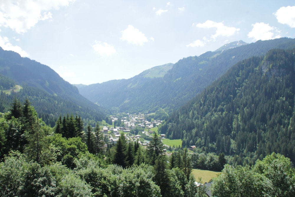 Apartment in Chatel Near Lac de Vonnes