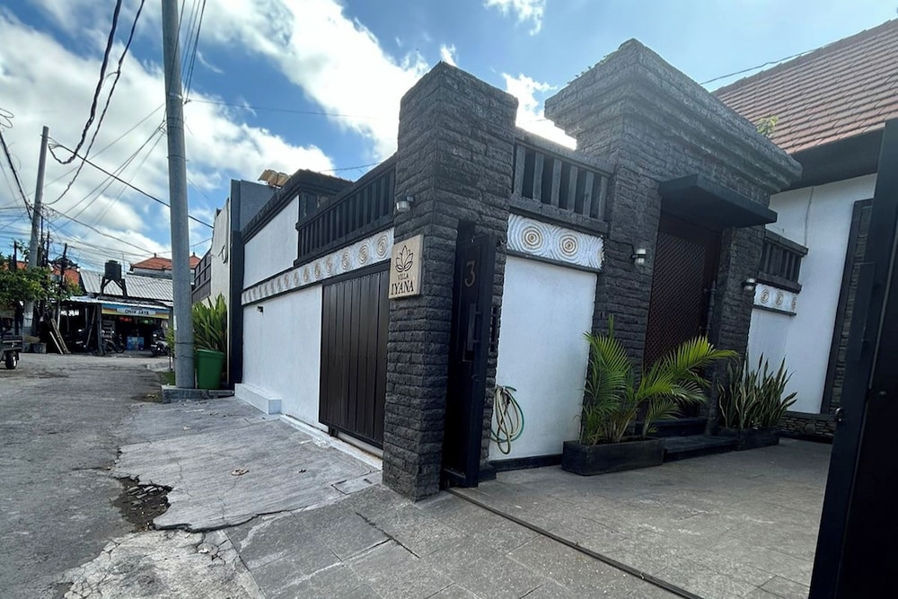 Iyana Villa By Zuzu