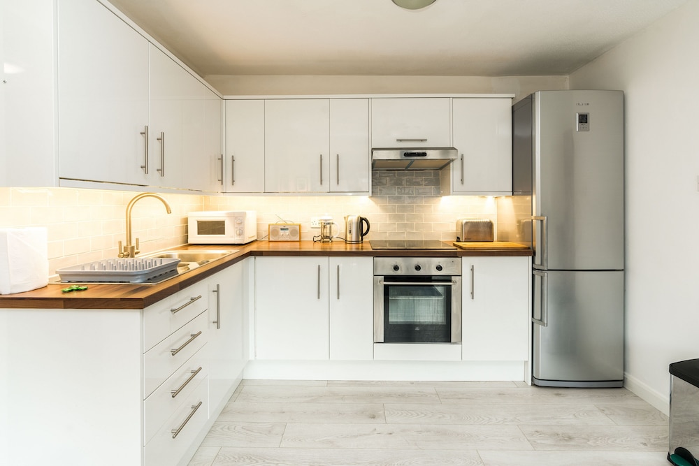 Luxury Islington Apartment With Balcony