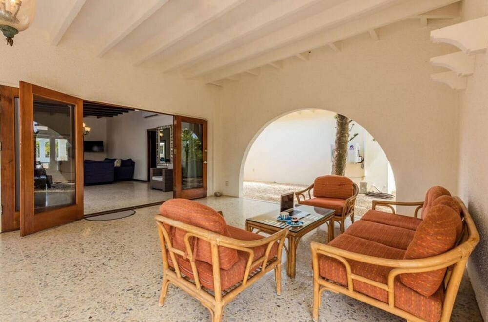 Villa Allegra Family Vacation Home w Pool BBQ