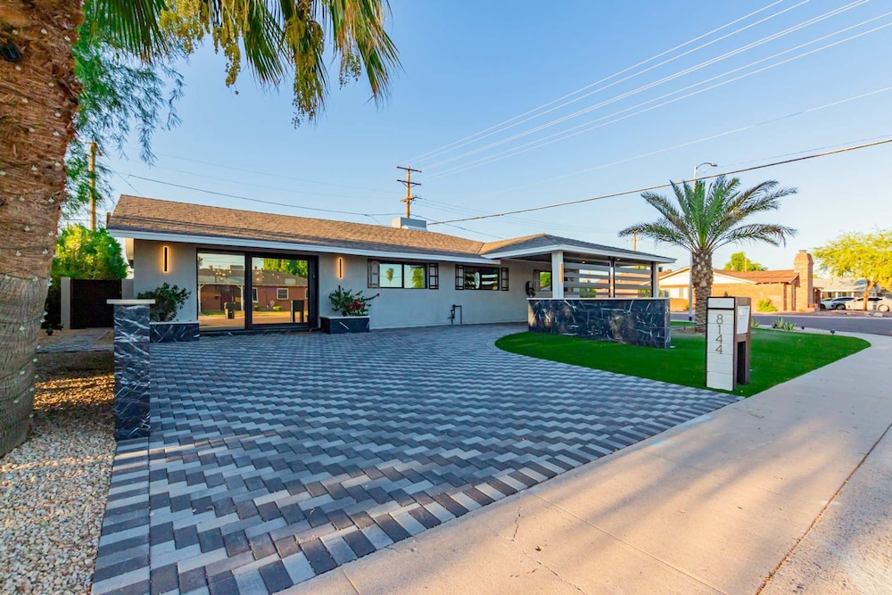 NEW The Kensington Custom Pool Al-fresco Living