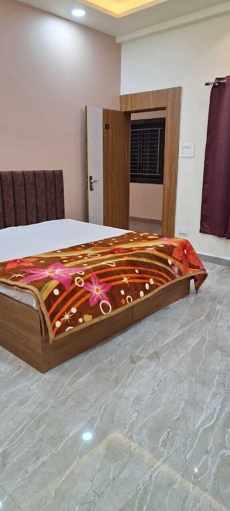 Hotel Keshav