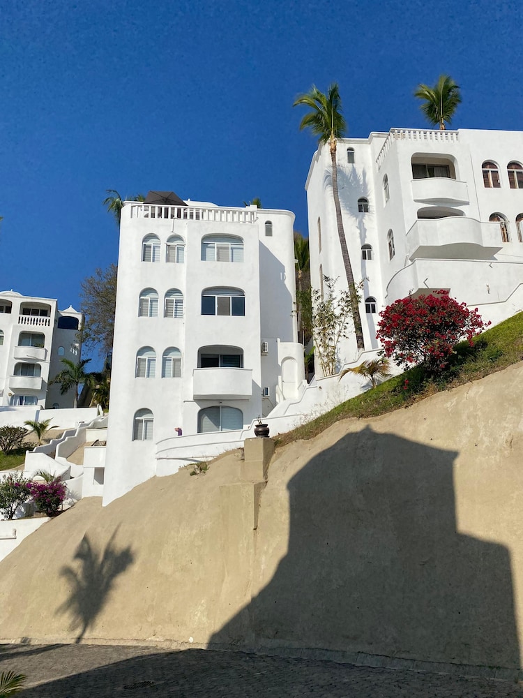 Hotel vida beach manzanillo - Image 1