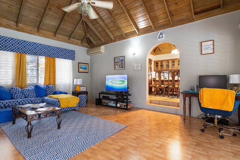 Ironshore Sugarmill Villa W Private Pool 6 Bedroom Villa
