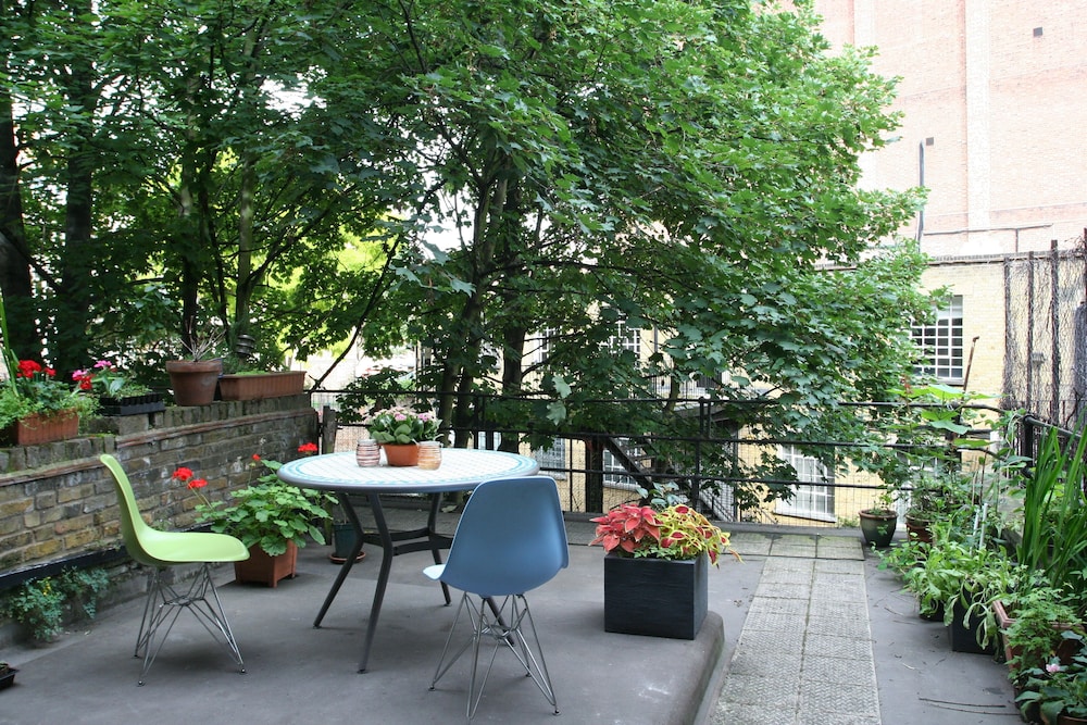 outdoor bbq area