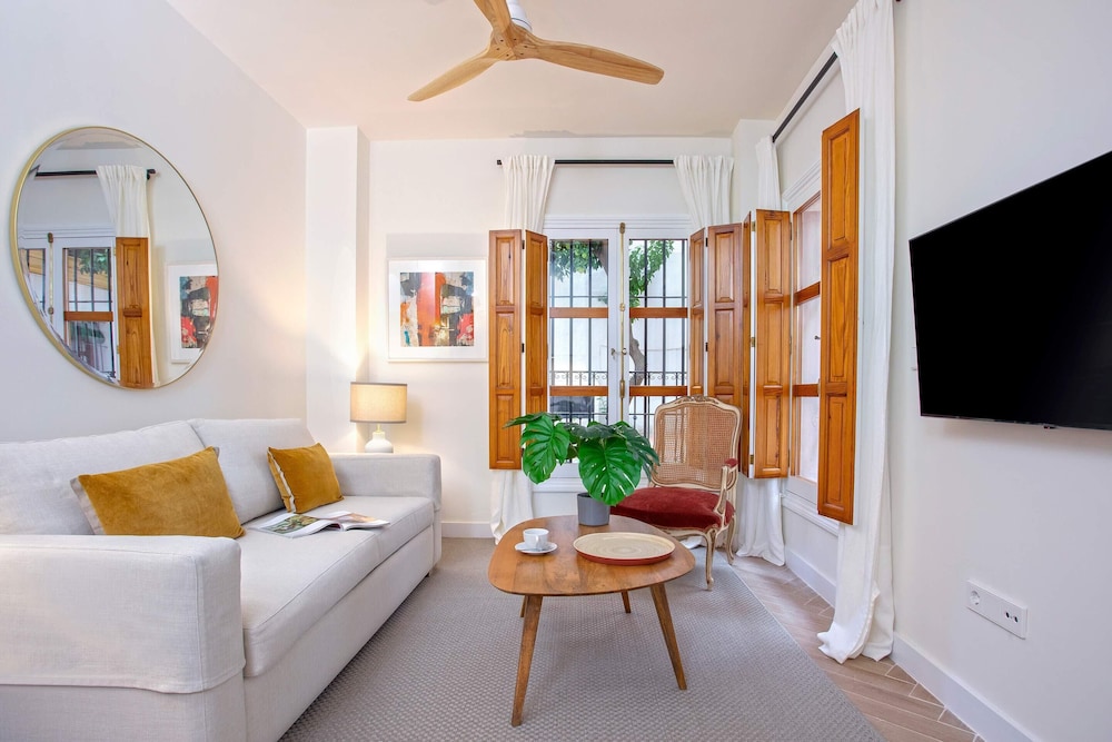 Genteel Home Santa Cruz