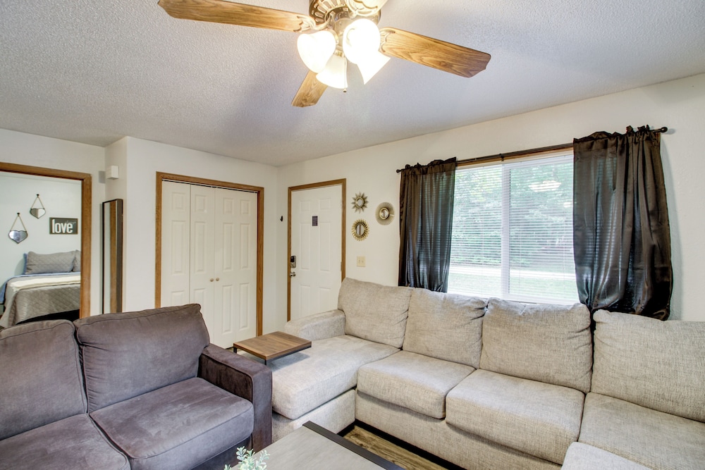 Near Lakes: Updated Family Home w/ Deck in Cushing