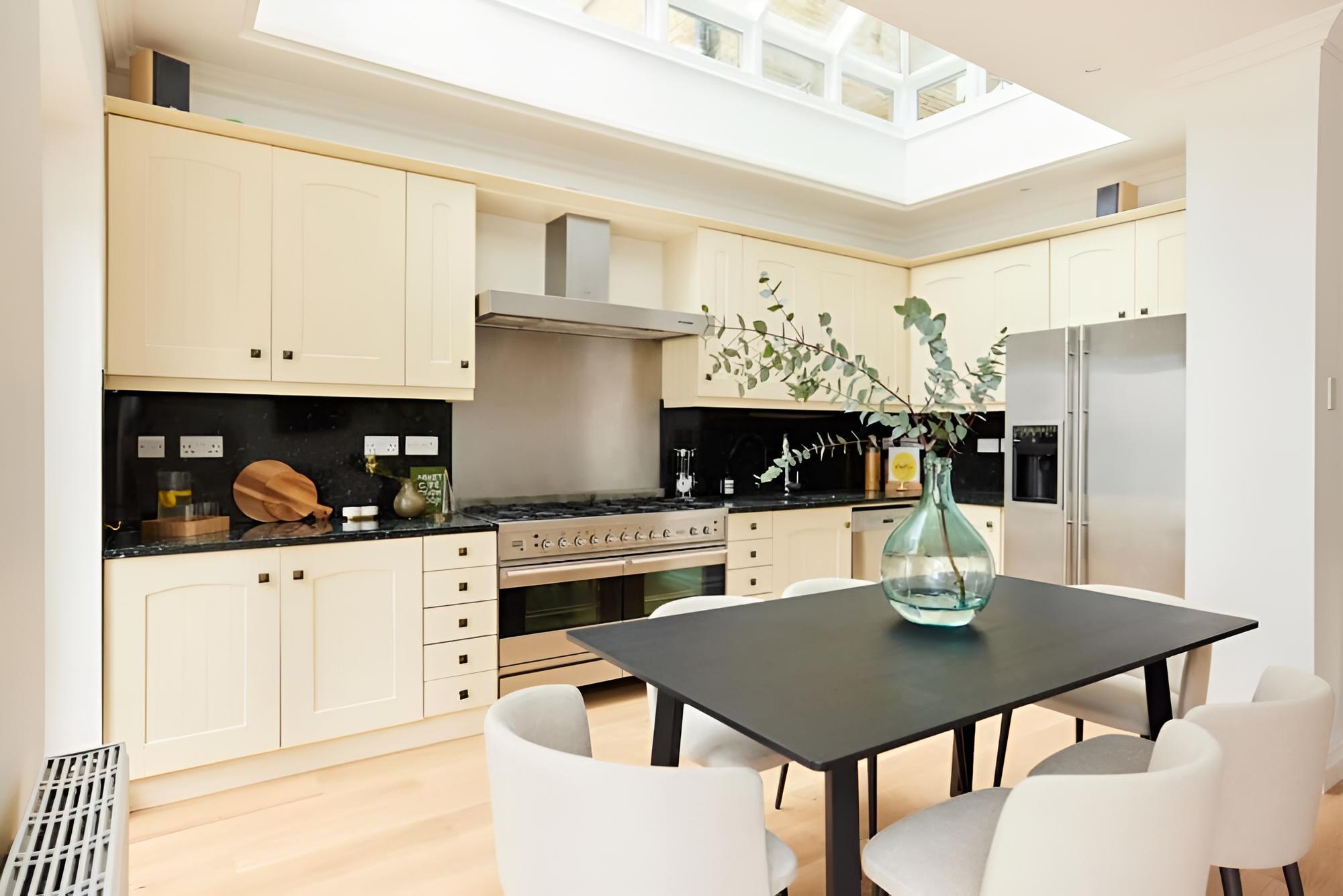 The Kensington Chelsea Escape - Stunning 5bdr With Patio Terrace