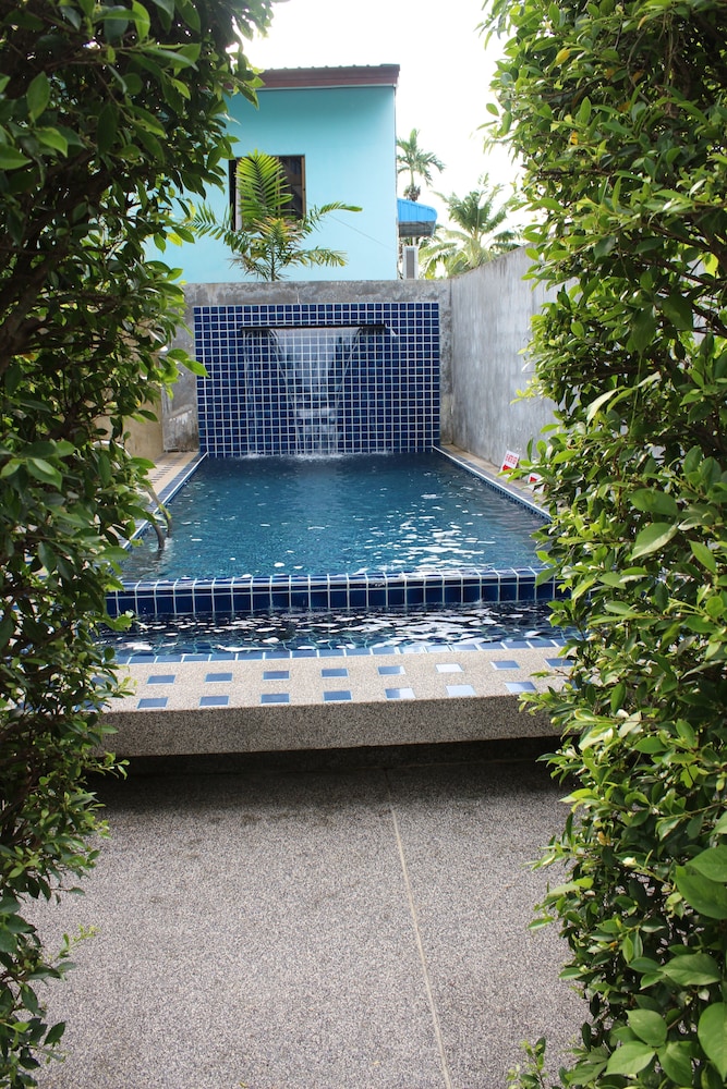 B Happy Resort