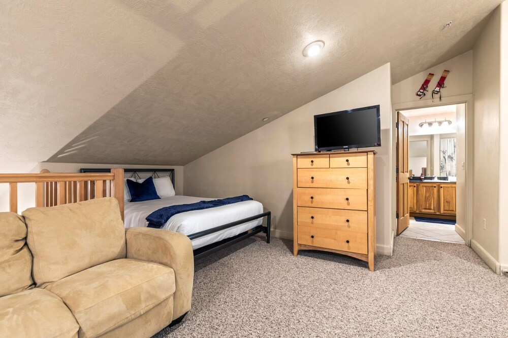 KBM Resorts Crestview Condos Spacious Condo Near Olympic Park With gas Fireplace, Year-round Pool, hot Tub, City Wide Shuttle Access. Cvc-308b