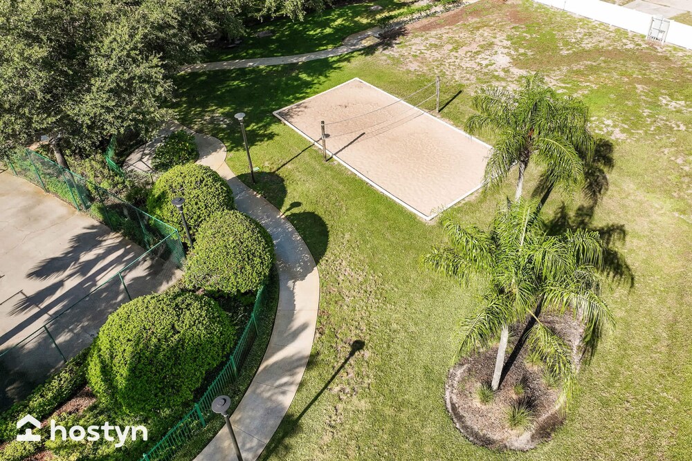 Magical Themed 3BR Townhouse Near the Parks