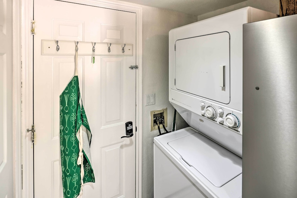 Lake Havasu Condo w/ Patio + Community Pool!