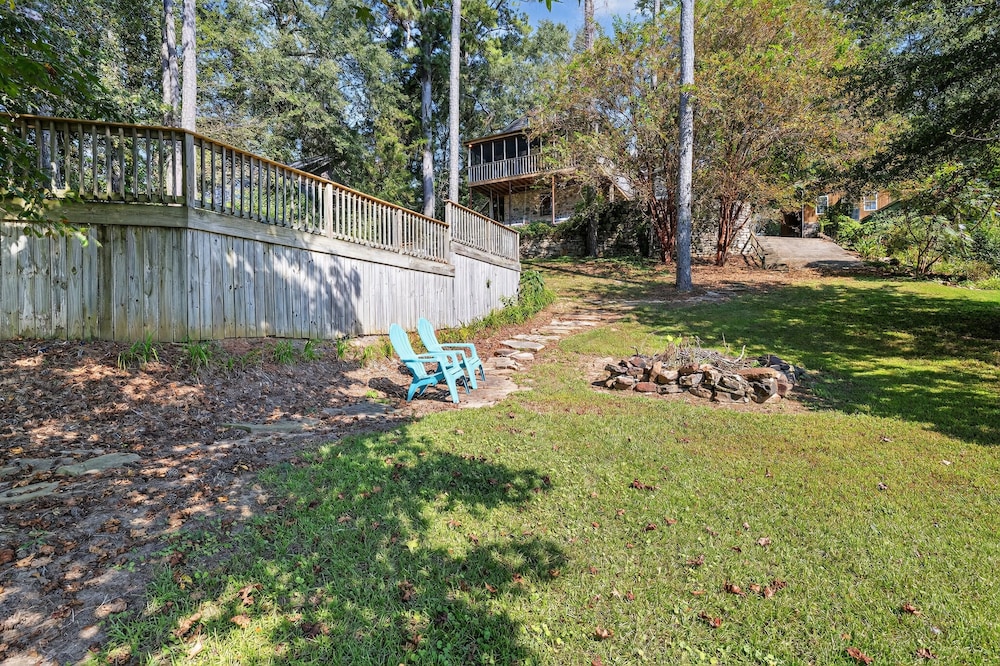 Cabin Unbound - Historic Lakefront Comfort 4 Bedroom Cabin