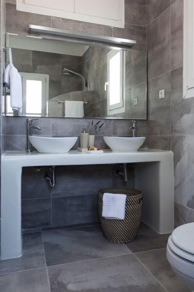 Amperian Mykonos Suites & Villas