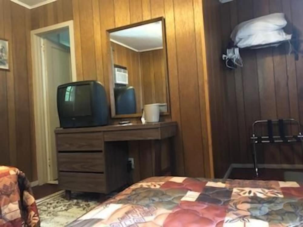 Catskill Motor Court Motel view 5
