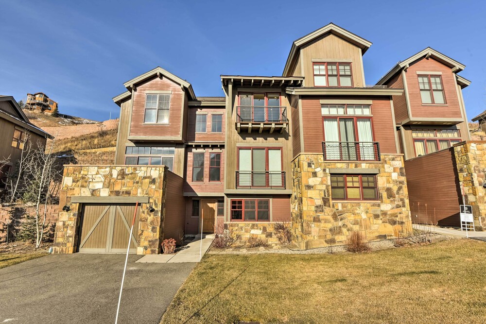 Crested Butte Townhome w/ Views - Steps to Lifts! view 4