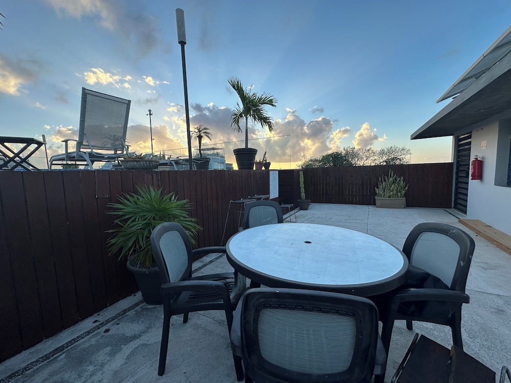 2BR Penthouse with Rooftop Pool