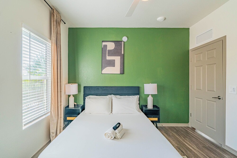 ROVE LIVING/KL - Cardinal 95