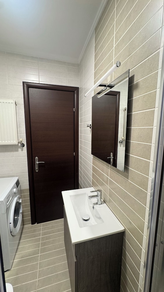 Icon Apartments
