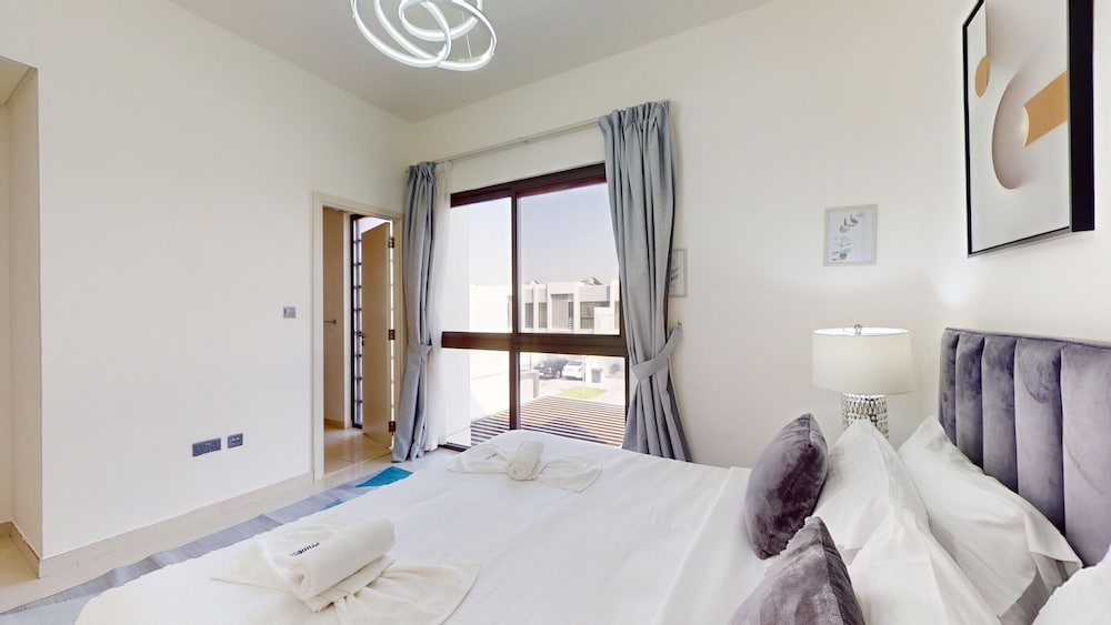 Primestay - Aster, Damac Hills 2
