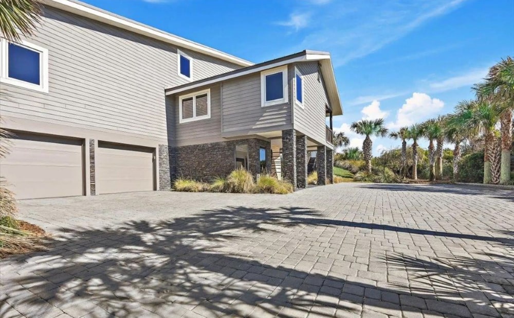 Ocean Commotion by Distinctive Beach Rentals