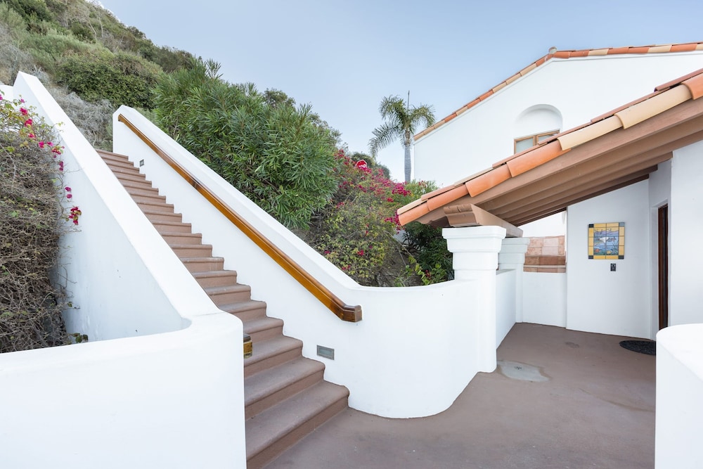 Camino De Flores by Avantstay Views Pool Beach Access Community Amenities