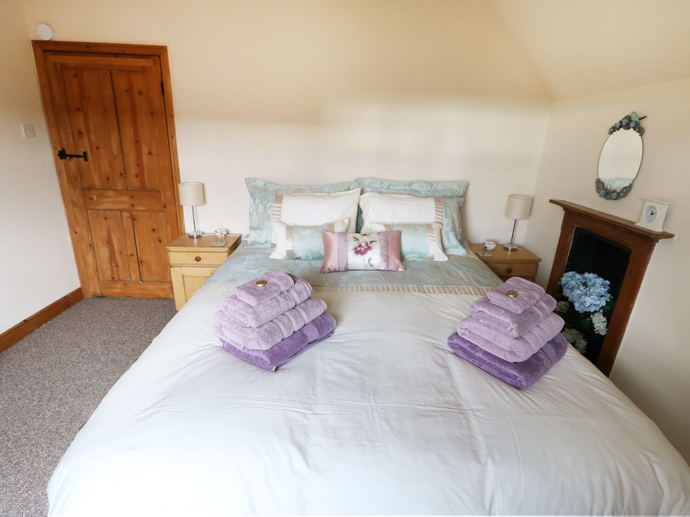 Chippers Cottage view 3