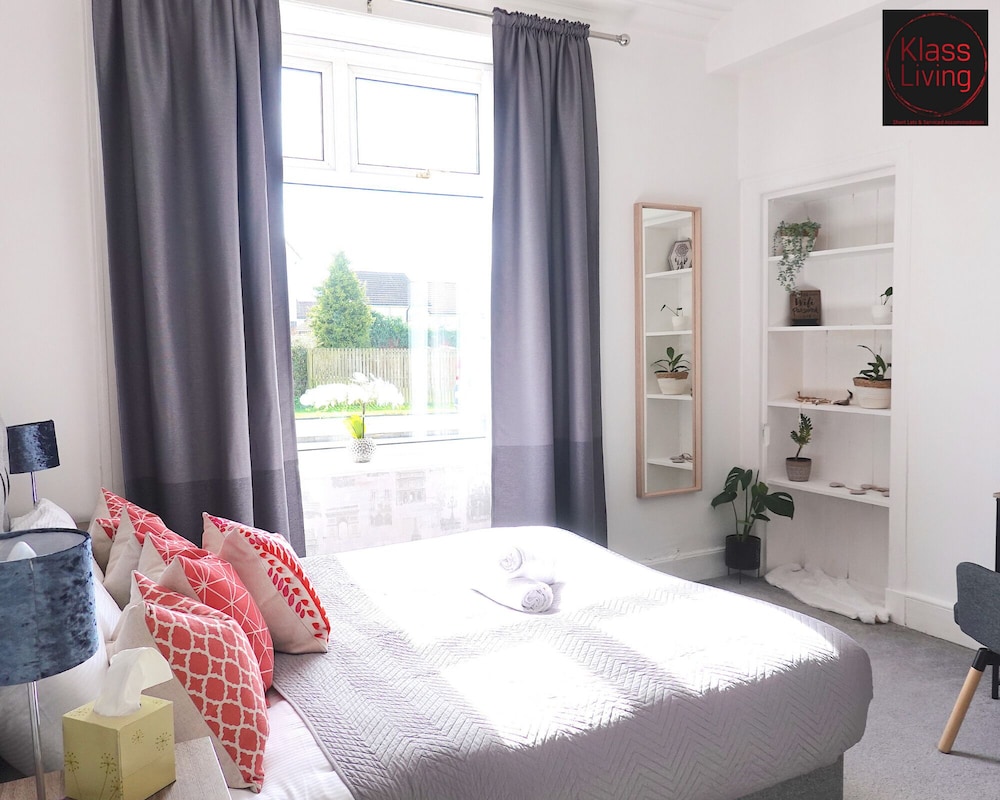 One Bedroom Apartment by Klass Living Serviced Accommodation Bellshill - Mossend  Apartment with WIFI  and Parking view 4