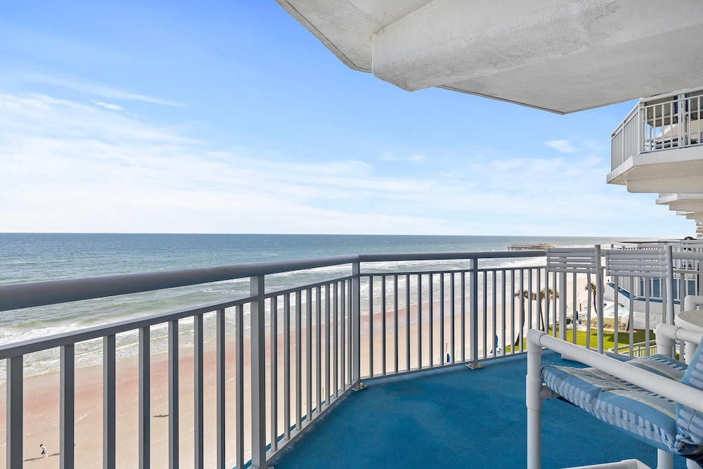 Surfside Club 503
