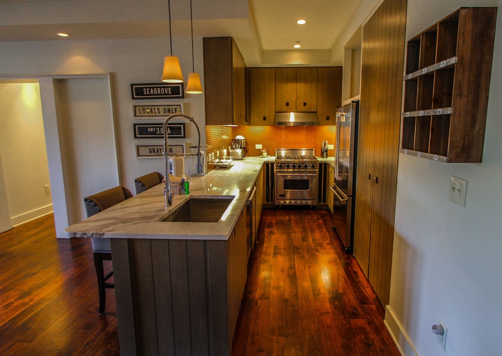 Rosemary Beach Rentals by Counts-Oakes