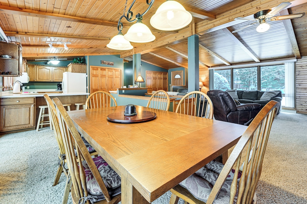 Waterfront Petenwell Lake Home w/ Private Dock