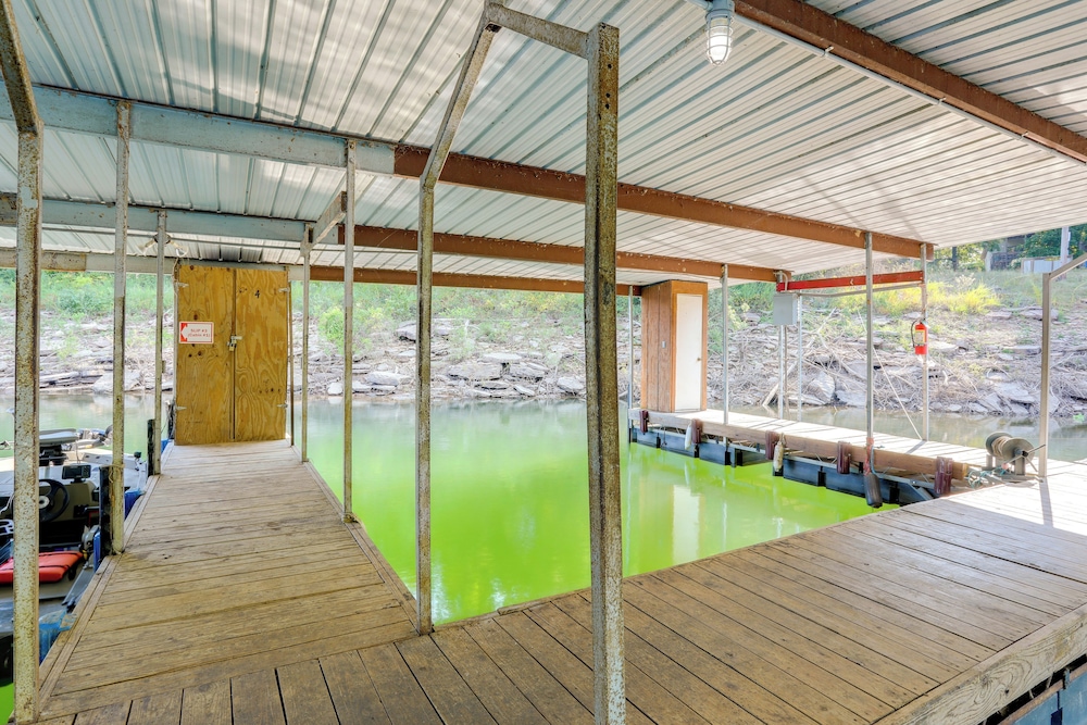 Private Boat Slip: Boater's Haven in Greers Ferry!