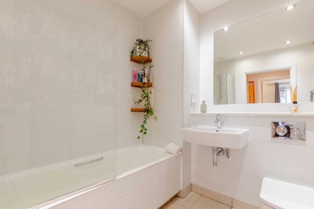 Vibrant & Inviting 1BD Flat, Heart of Haggerston!
