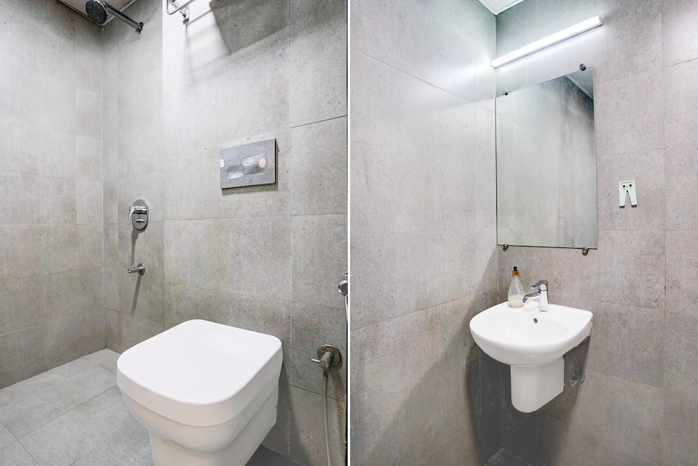 Super Townhouse PBG Mall Vashi