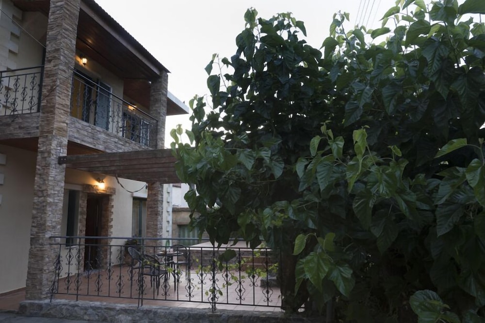 Elia Therissos Maisonettes