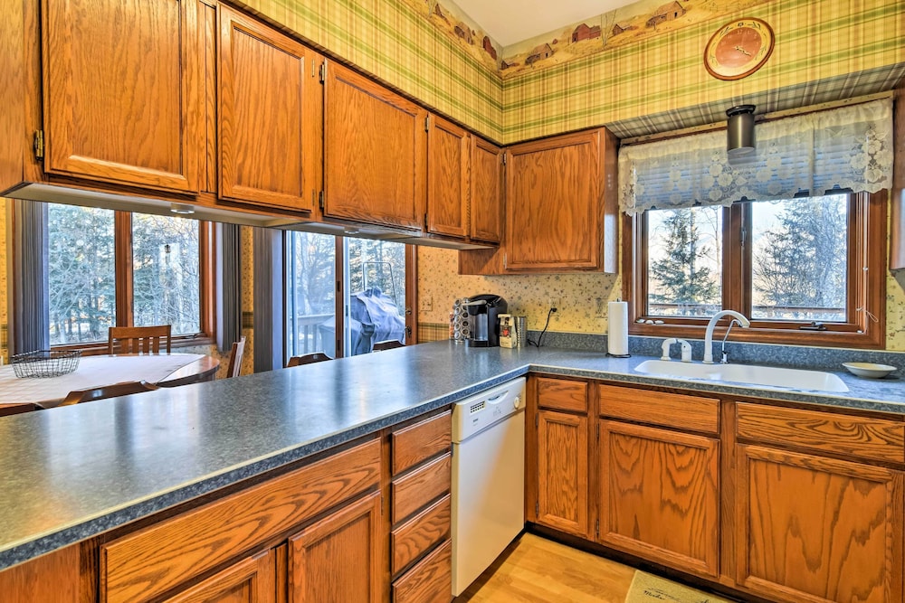 Wasilla Home on Memory Lake w/ Mountain Views! view 5