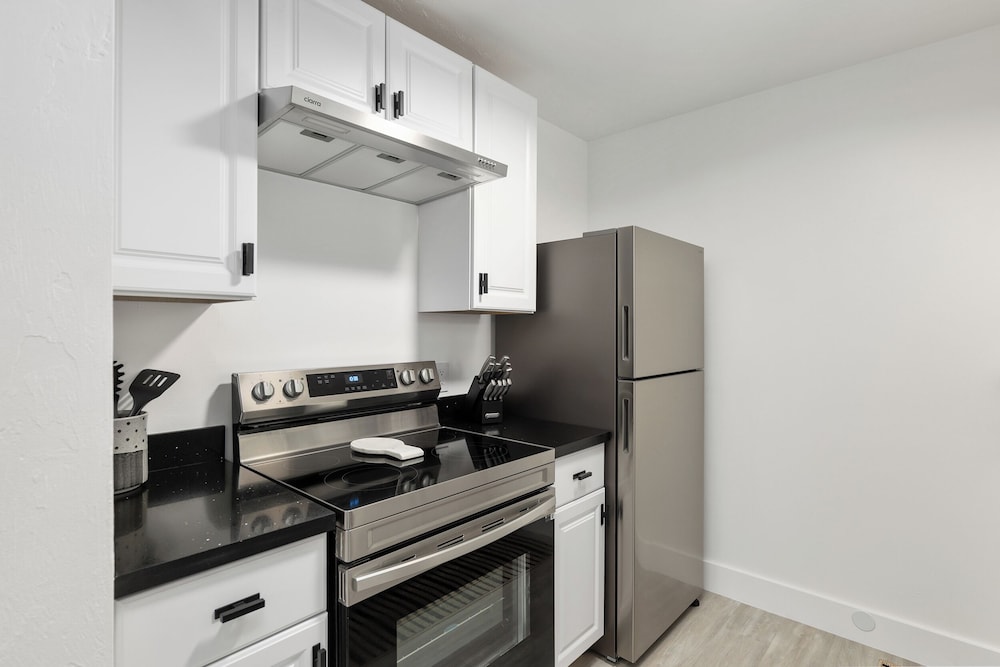 Cozy UF Condo Near Shands UF on Archer