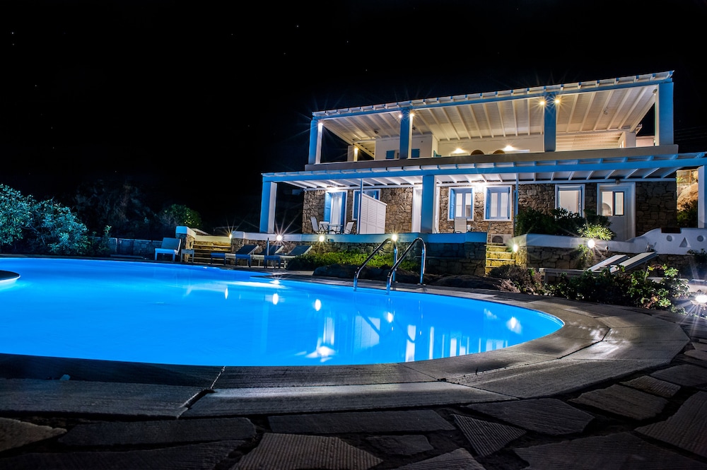 Adikri Villas & Suites