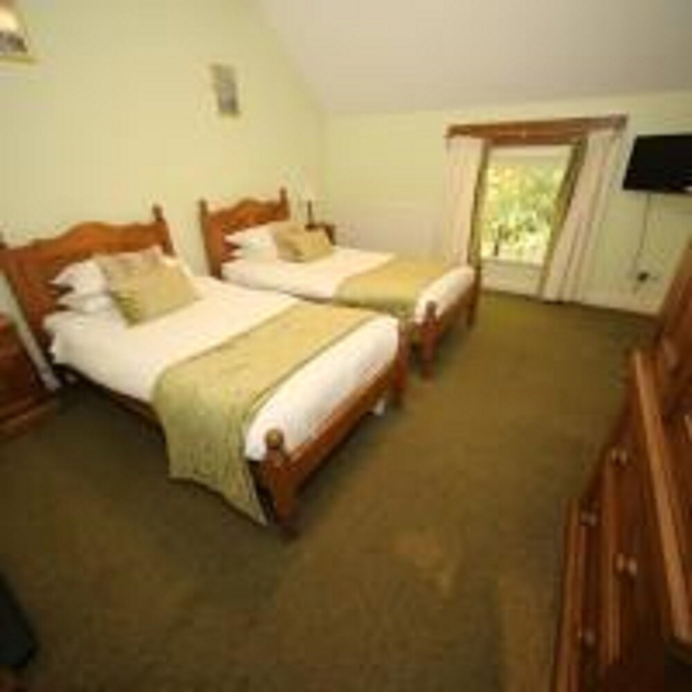 Ladybower Inn