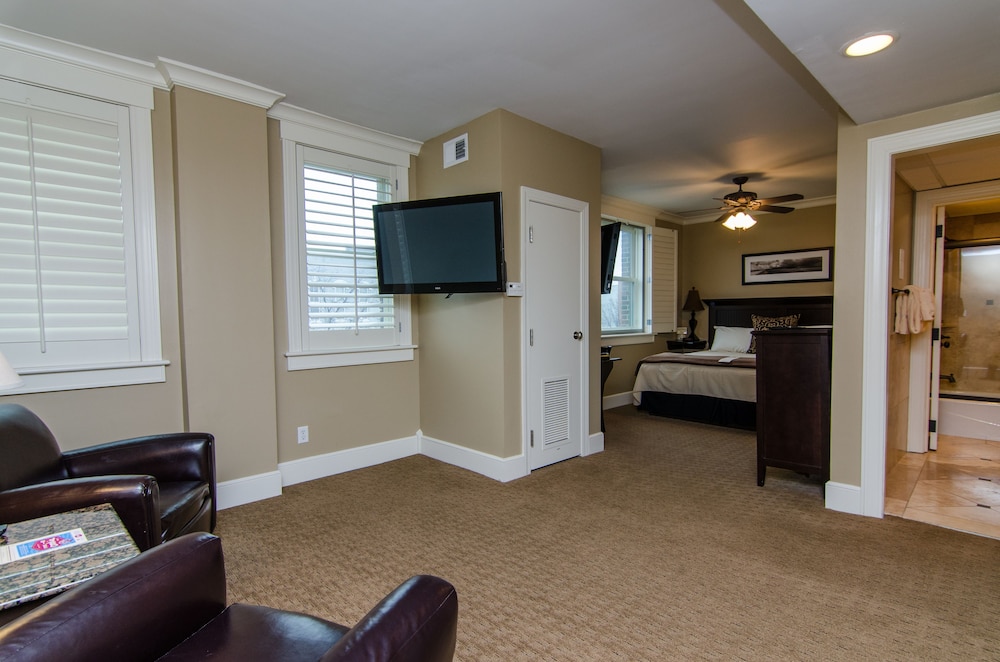 Lawrence Vacations - The Eldridge Hotel - Property Image 32