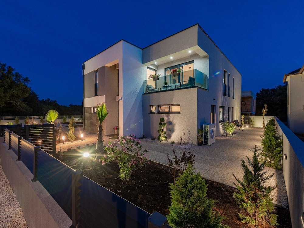 Villa Nina in Croatia Near the Adriatic Coast