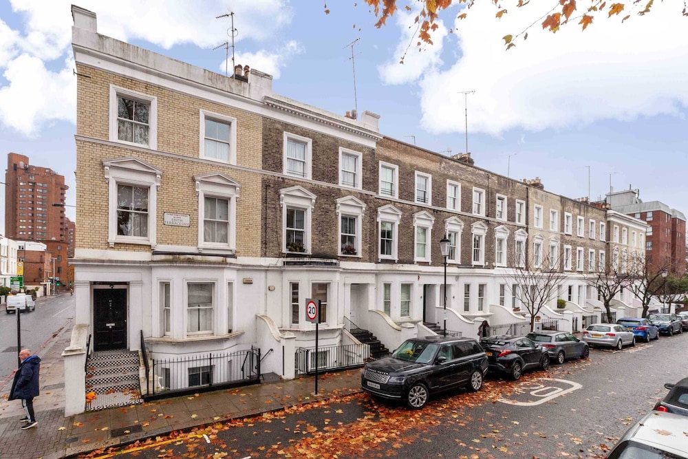 Elegant Chelsea Hideaway