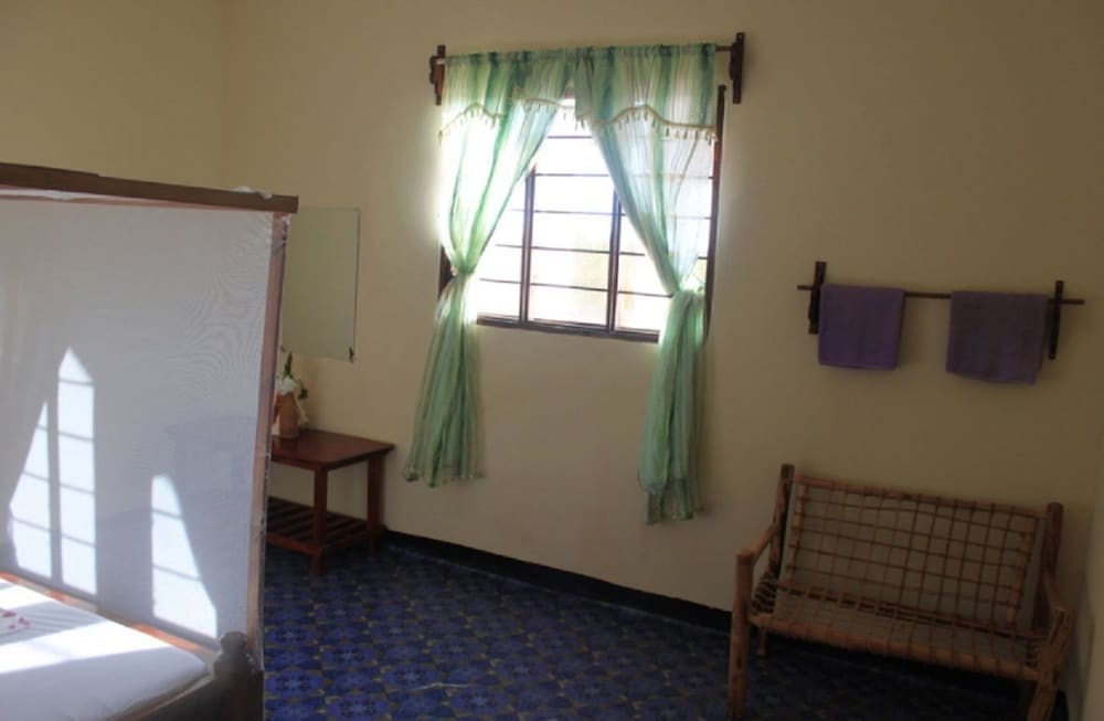 Mfumbwi Backpacker Lodge